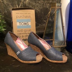 Tom’s Wedges, size 8